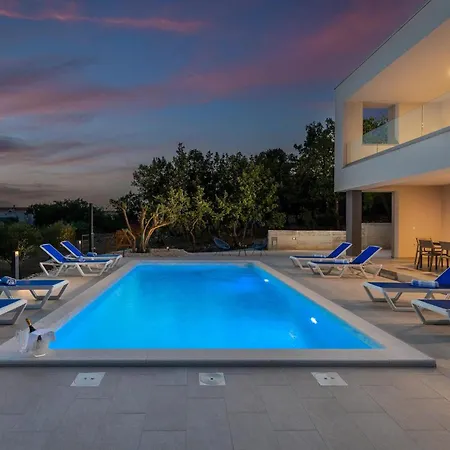 Villa Amazing Deep