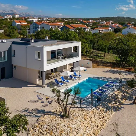 Amazing Deep Villa *